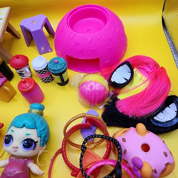 LOL Surprise! Lot Dolls Accessories Clothes Bags Drinks OMG - Picture 4 of 6